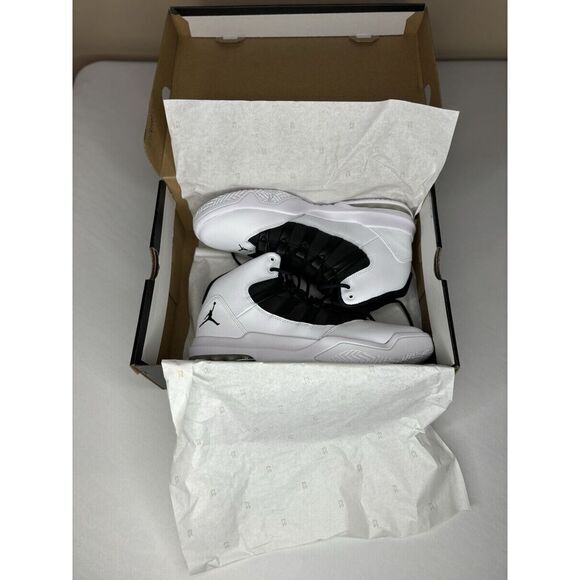 Men\'s Jordan Max Aura \'White Black\' AQ9084 100‎ Size 9